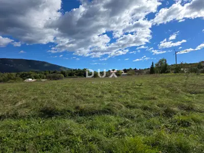 Građevinsko zemljište 1.042 m², Labin - ravan teren - 8