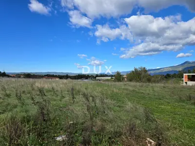 Građevinsko zemljište 1.042 m², Labin - ravan teren - 4
