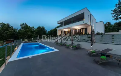 Vila 315 m², Sveta Nedjelja - bazen i vrt