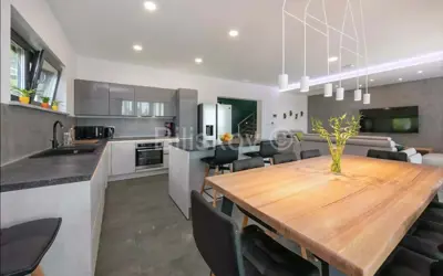 Villa 315 m², Sveta Nedjelja - Pool und Garten - 7