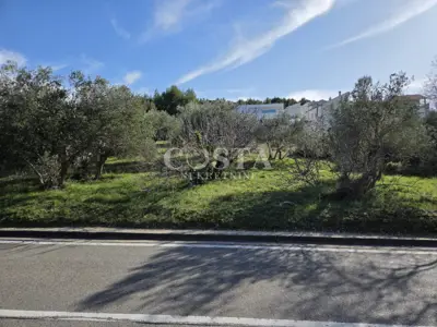 Građevinsko zemljište 888 m², Tisno na Murteru, 200 m od mora - 2