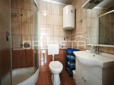 Kuća 142 m², Mali Lošinj - centar, 3 apartmana - 5