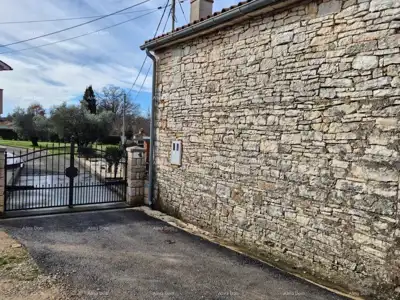 Stone house 200 m², Filipana - fenced plot 900 m² - 15