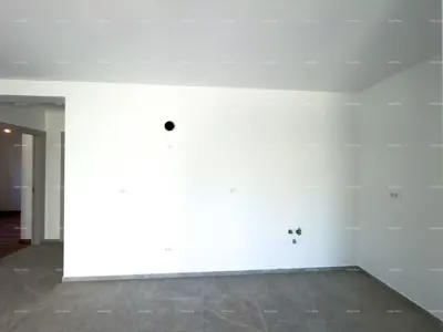 Prizemlje sa velikim vrtom! - 7