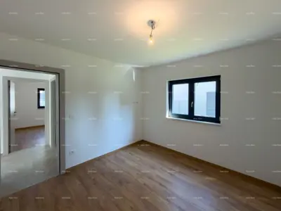 Prizemlje sa velikim vrtom! - 16