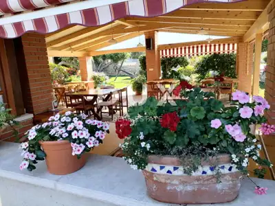 Kuća 190 m², Banjole - 400 m od mora i restoran