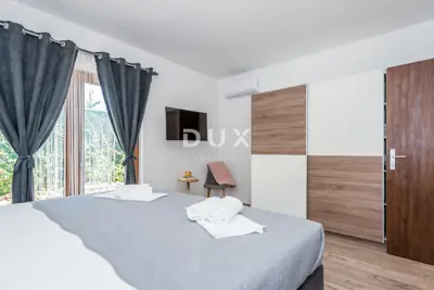 Villa 171 m², Bilice - pool and spacious yard - 6
