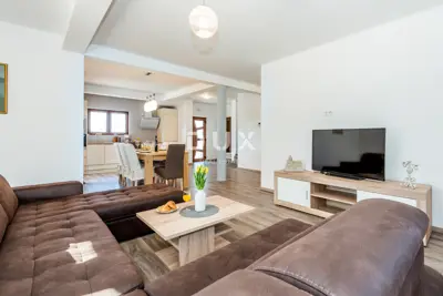 Villa 171 m², Bilice - pool and spacious yard - 10