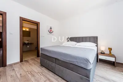 Villa 171 m², Bilice - pool and spacious yard - 7