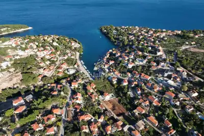 Stone house 70 m², island Brač - renovated and furnished - 2