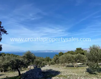Grundstück, Brač, 5 622 m², 89 000 € - 5