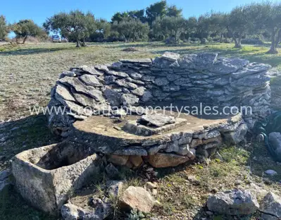 Grundstück, Brač, 5 622 m², 89 000 € - 6