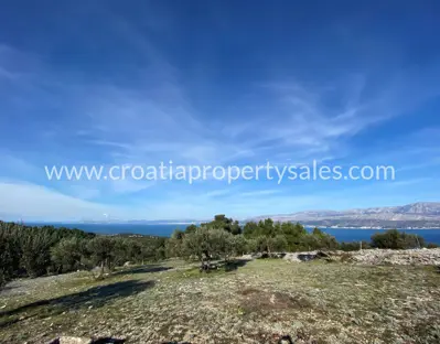 Grundstück, Brač, 5 622 m², 89 000 € - 10