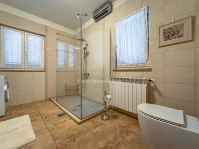 Kuća 265 m², Labin - vrt 5.960 m² i privatnost - 21