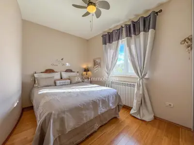 Kuća 265 m², Labin - vrt 5.960 m² i privatnost - 12