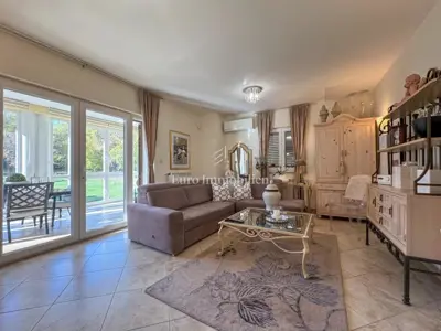 Kuća 265 m², Labin - vrt 5.960 m² i privatnost - 10
