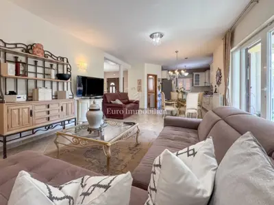 Kuća 265 m², Labin - vrt 5.960 m² i privatnost - 8