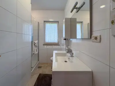 Kuća 265 m², Labin - vrt 5.960 m² i privatnost - 13