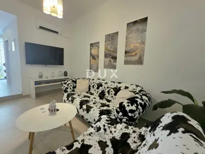 Pula, Centar, 79.00 m², dvosoban, terasa, renoviran