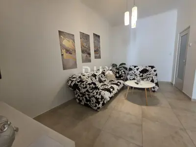 Wohnung 79 m², Pula Centar - 2 Schlafzimmer, Terrasse - 2