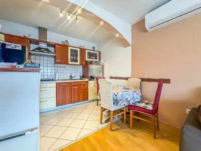 Stan 59 m², Novigrad - pogled na more i terasa - 2