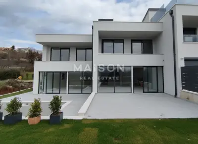 Haus 180 m², Kastav - Neubau mit Dachterrasse - 1