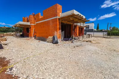 Stan 62 m², Šikići kod Pule - novogradnja i balkon