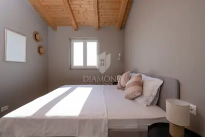 Villa 4.872 m², Marčana - panoramski pogled na more - 11