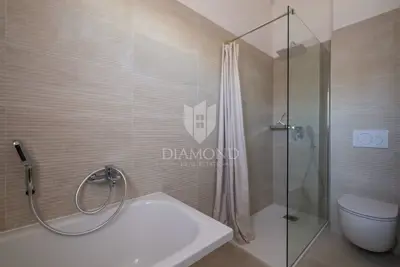 Villa 4.872 m², Marčana - panoramski pogled na more - 21