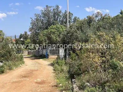 Baugrundstück auf Hvar, in Meeresnähe und nahe der Stadt - 5