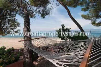 Dvojna kuća 200 m², Otok Brač - prvi red do mora - 2