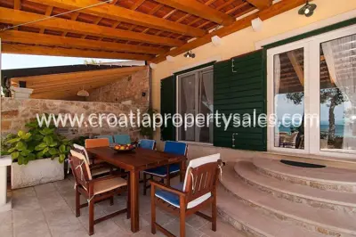 Dvojna kuća 200 m², Otok Brač - prvi red do mora - 3