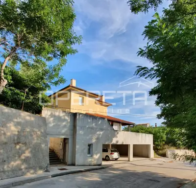 House for sale in Pag, 290 m²