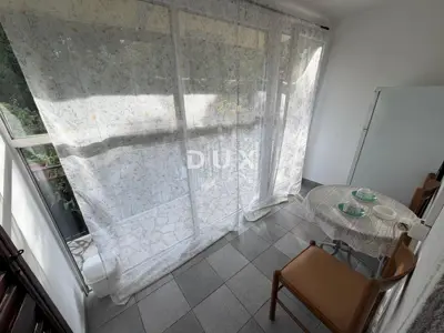 Stan 240 m², Opatija - Centar, 6 parkirnih mjesta - 13