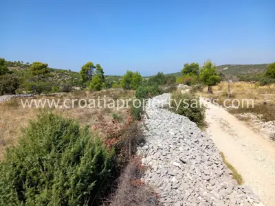 Poljoprivredno zemljište 8.700 m², Otok Brač - unutrašnjost otoka - 2