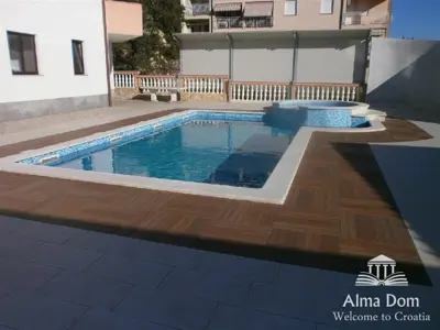 Haus 1 700 m², Pula, Veruda - Pool, Garage und Apartments - 6