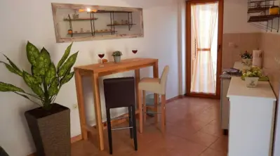 Kuća 180 m², Ližnjan - dva stana i bazen - 8