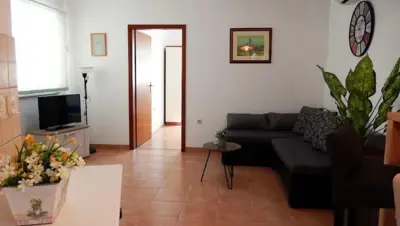 Kuća 180 m², Ližnjan - dva stana i bazen - 9