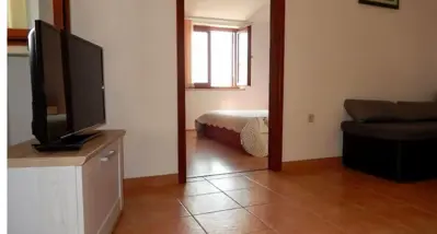 Kuća 180 m², Ližnjan - dva stana i bazen - 12