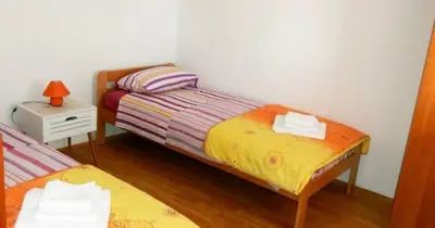 Kuća 180 m², Ližnjan - dva stana i bazen - 14