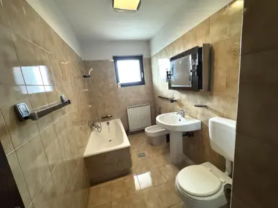 House 152 m², Buje - peaceful location in greenery - 9