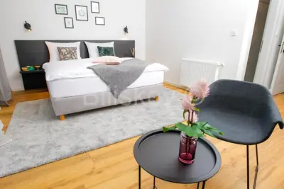 Sale, Small hotel near Plitvice, 8 rooms - 18