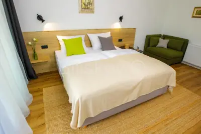 Sale, Small hotel near Plitvice, 8 rooms - 8