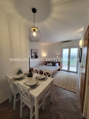 Haus 220 m², Primošten - 4 Apartments in der Nähe des Zentrums - 3