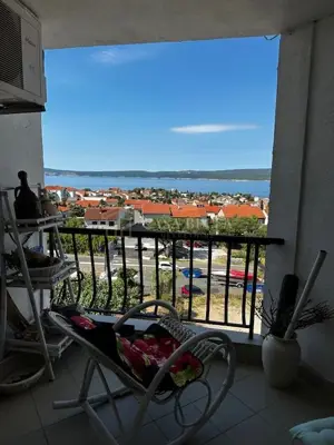 Wohnung 77 m², Selce - Meerblick und zwei Garagen