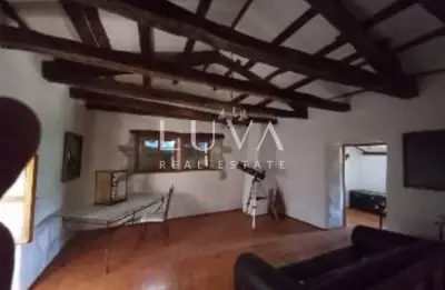 Kamena vila 294 m², Hum - povijesna barokna arhitektura