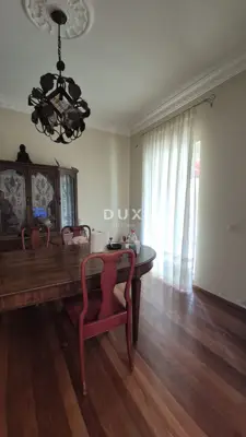 House 350 m², Srima - 5 apartments and 140 m from the beach - 5