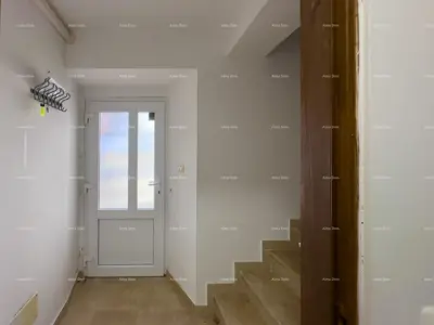 Prodaja renovirane kuće s pogledom na more, Medulin! - 11