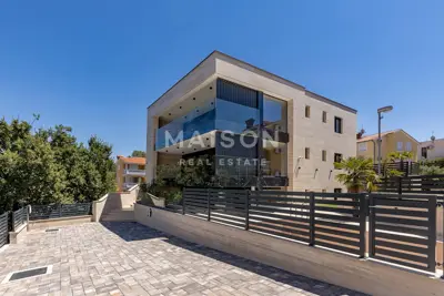 Malinska, luxurious ground-floor apartment with pool - 2
