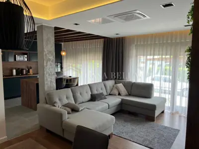 Kuća 400 m², Malinska na Krku - 4 apartmana - 12